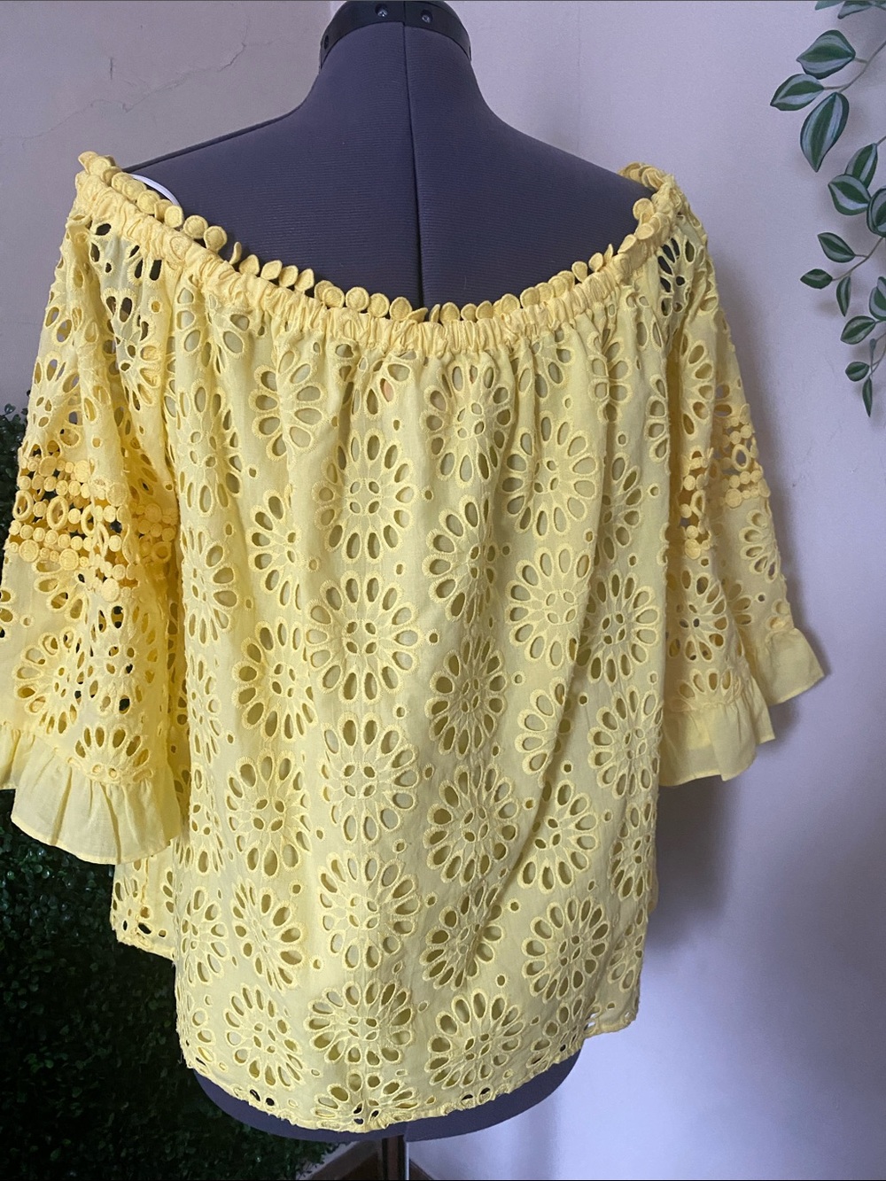 Lilly Pulitzer Yellow Eyelet Off-Shoulder Blouse - Picture 4 of 6